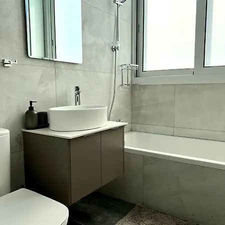 Luxury 2-floor With Private Swimming Pool * Паралимни