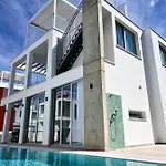 Luxury 2-floor With Private Swimming Pool فيلة