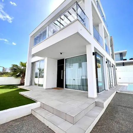 Luxury 2-floor With Private Swimming Pool * Paralimni