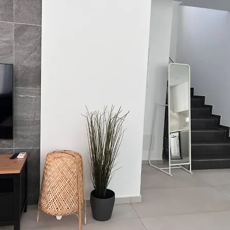 Luxury 2-floor With Private Swimming Pool * باراليمني