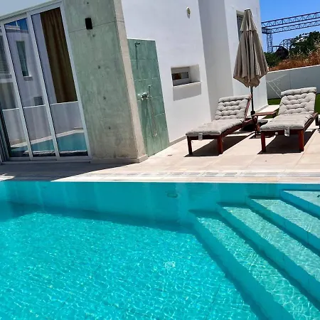 Luxury 2-floor With Private Swimming Pool Paralimni