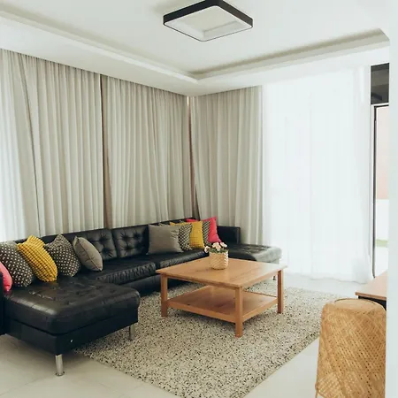Luxury 2-floor With Private Swimming Pool فيلة