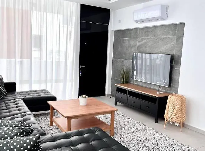 Luxury 2-floor With Private Swimming Pool * Paralimni