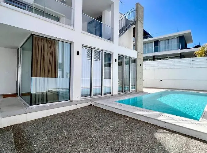 Luxury 2-floor With Private Swimming Pool Villa *