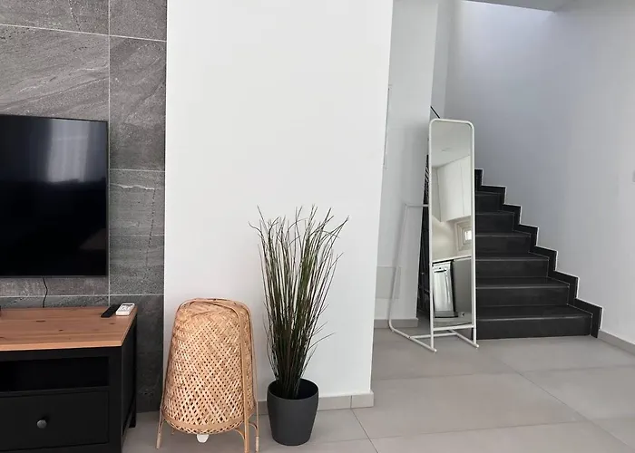 Luxury 2-floor With Private Swimming Pool * Paralimni